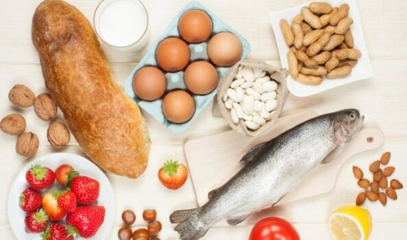 Foods high in protein allowed in a carbohydrate-free diet
